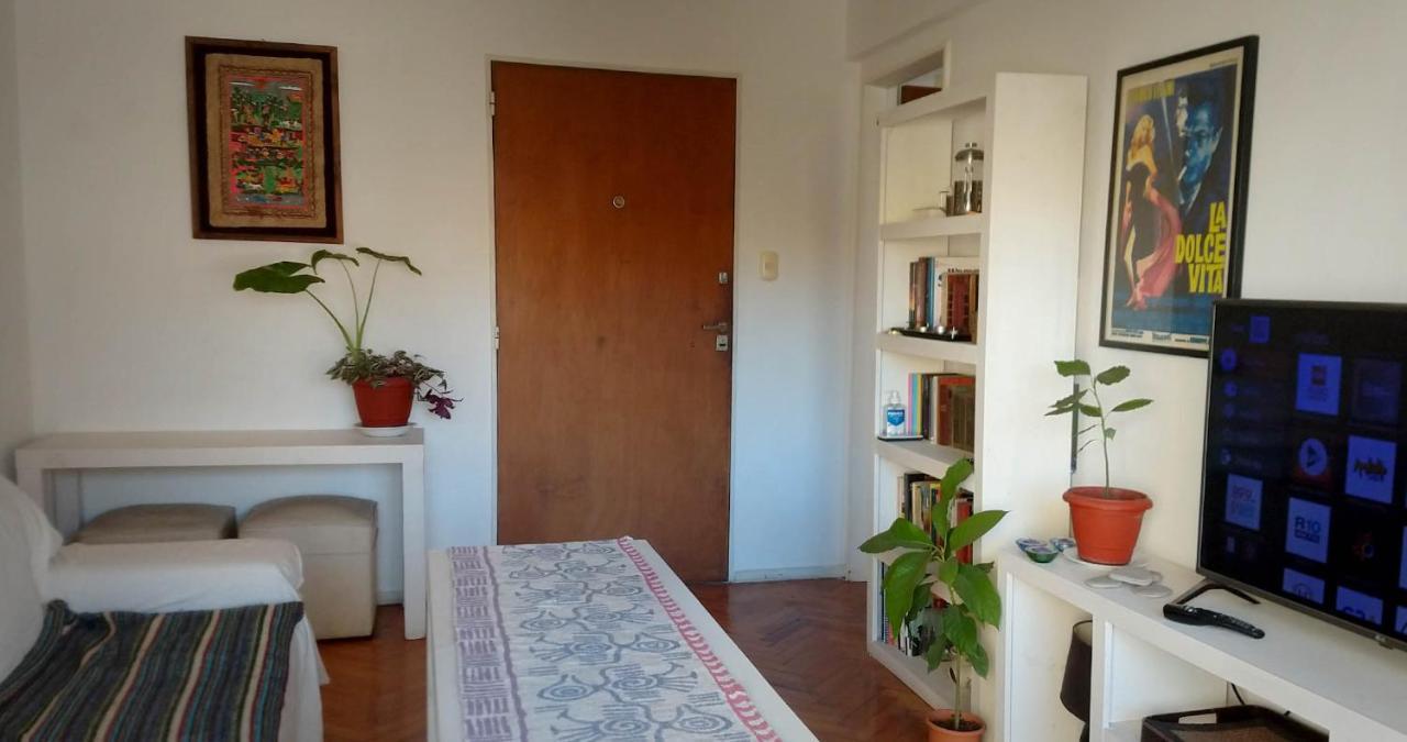 דירות בואנוס איירס Depto 2 Ambientes Muy Luminoso Con Wifi Y Vista A La Plaza מראה חיצוני תמונה