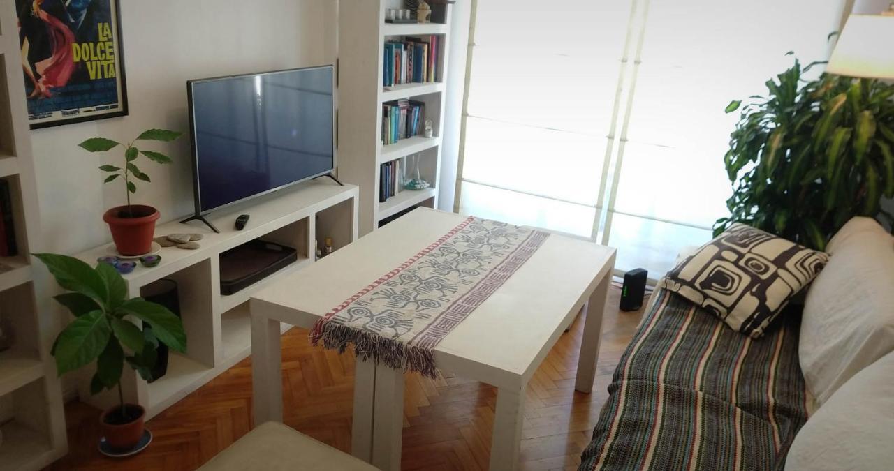 דירות בואנוס איירס Depto 2 Ambientes Muy Luminoso Con Wifi Y Vista A La Plaza מראה חיצוני תמונה