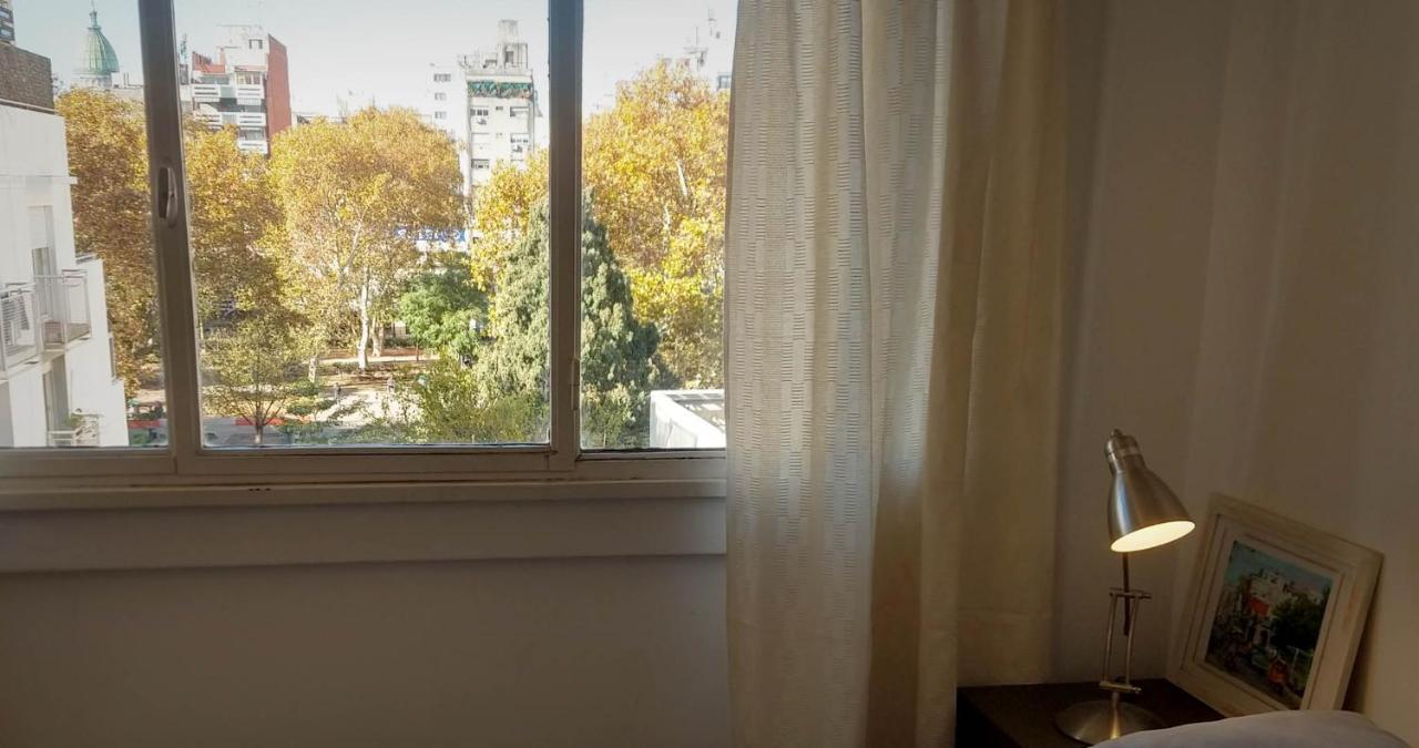 דירות בואנוס איירס Depto 2 Ambientes Muy Luminoso Con Wifi Y Vista A La Plaza מראה חיצוני תמונה