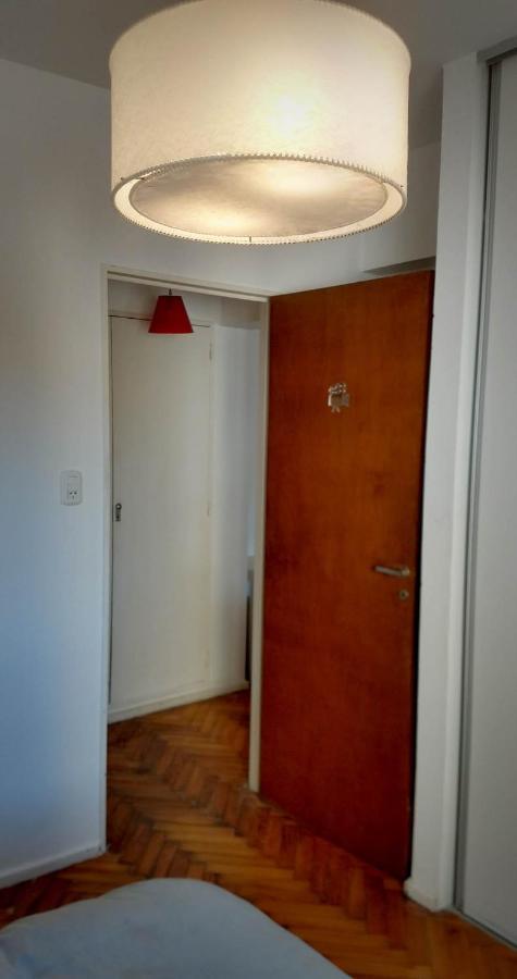 דירות בואנוס איירס Depto 2 Ambientes Muy Luminoso Con Wifi Y Vista A La Plaza מראה חיצוני תמונה