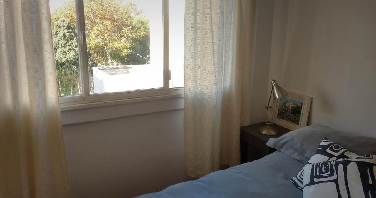 דירות בואנוס איירס Depto 2 Ambientes Muy Luminoso Con Wifi Y Vista A La Plaza מראה חיצוני תמונה